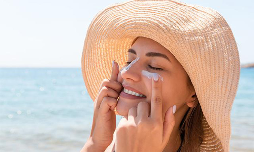 10 نکته مهم که در هنگام خرید ضد آفتاب باید به آن توجه کرد
