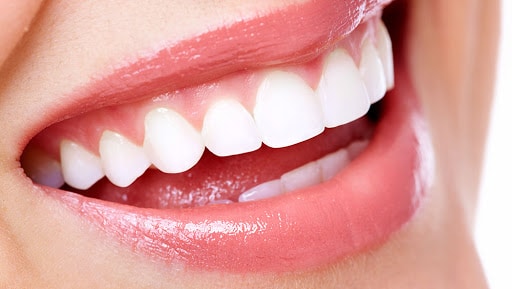 لبخندی سفید و جذاب با استفاده از خمیر دندان دنیویت