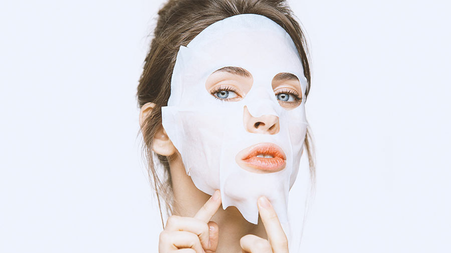 استفاده از ماسک صورت برای از بین بردن سلول های مرده و لایه برداری از پوست