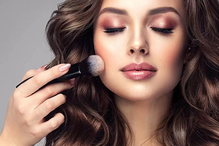 ابزار آرایشی حرفهای، پایهایترین قدم برای یک آرایش بینقص است.